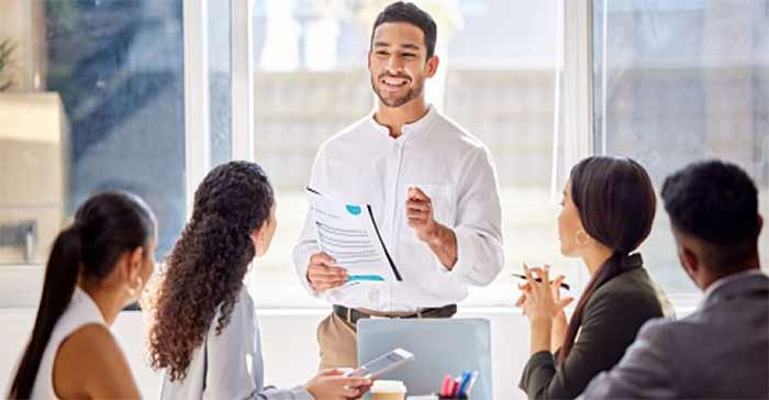 با سیاست حرف زدن