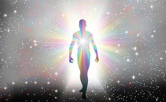 7 ویژگی افراد جذاب (با جذابیت درونی بالا) از نظر روانشناسی